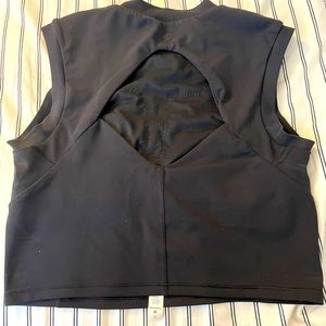 Lulu lemon top black